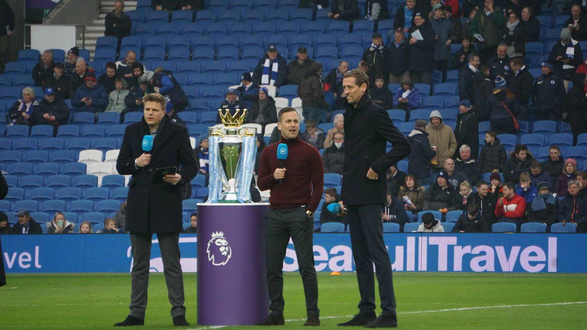 他在关键时 他在关键时